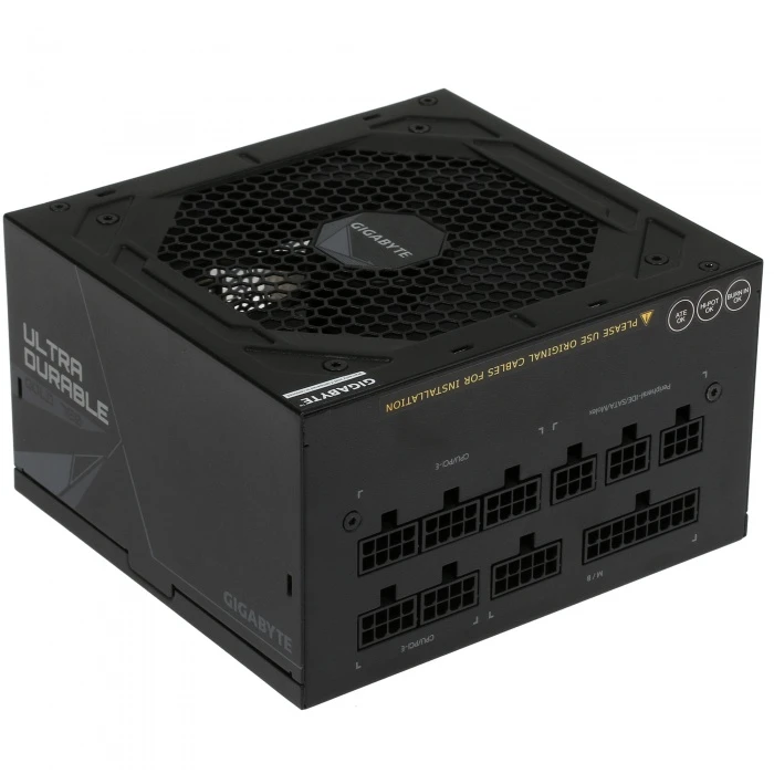 Блок питания GIGABYTE UD750GM черный, GP-UD750GM