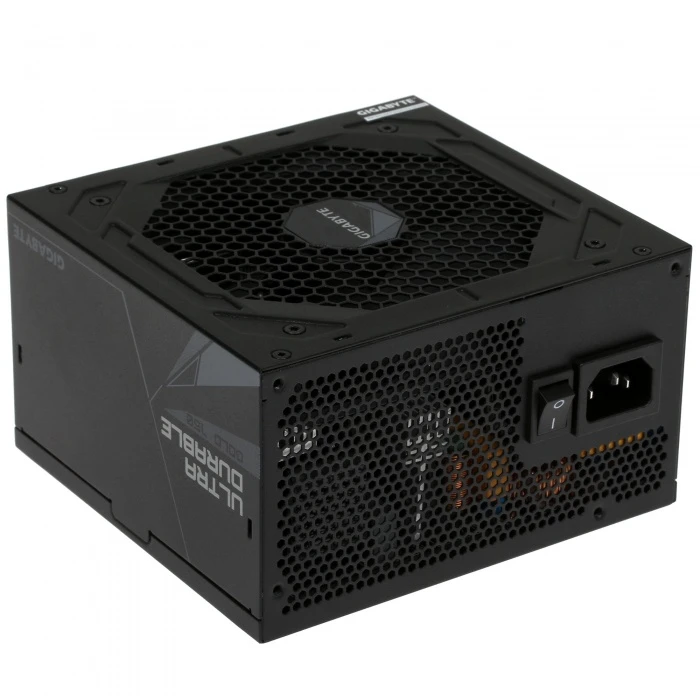 Блок питания GIGABYTE UD750GM черный, GP-UD750GM